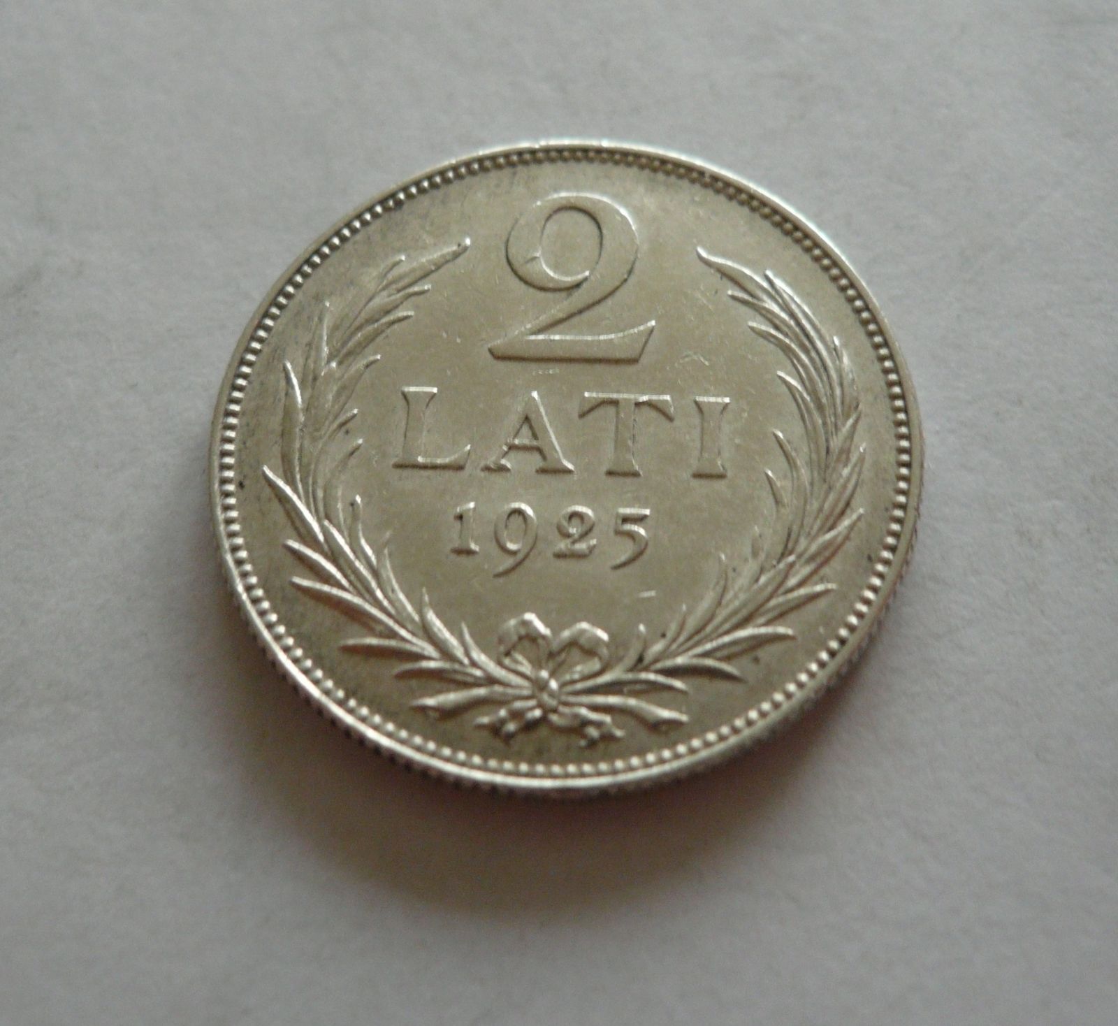 2 Lati, 1925, Lotyšsko