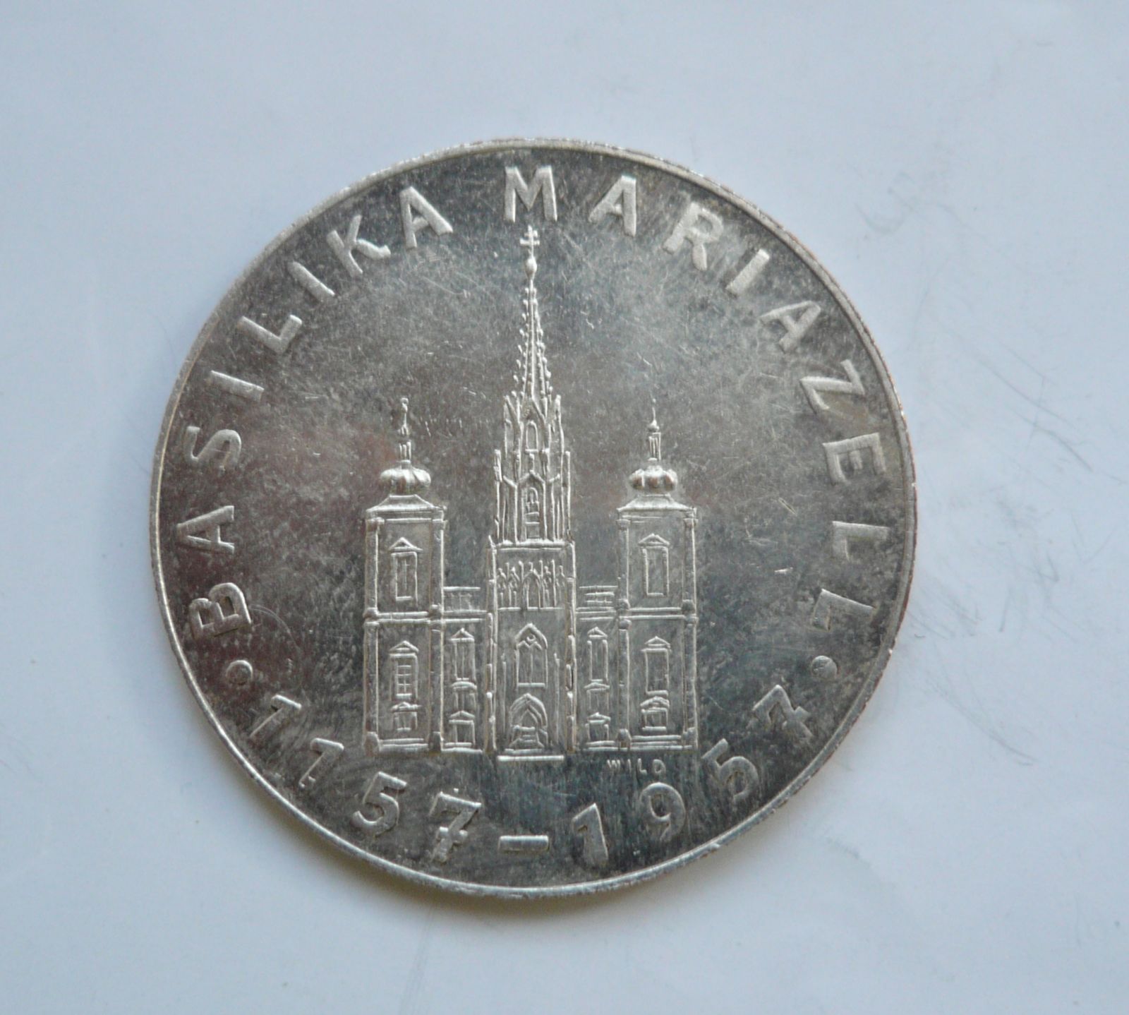 Magna Mater Austria, bílý kov, Rakousko
