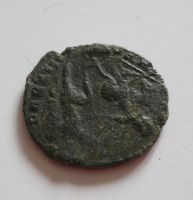 AE-20, Constantinus jako Augustus, voják poráží nepřítele, Řím císařství