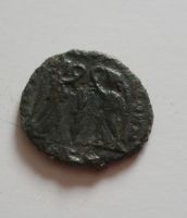 AE-4, Constantinus jako Augustus, dvě Viktorie 337-350, Řím císařství
