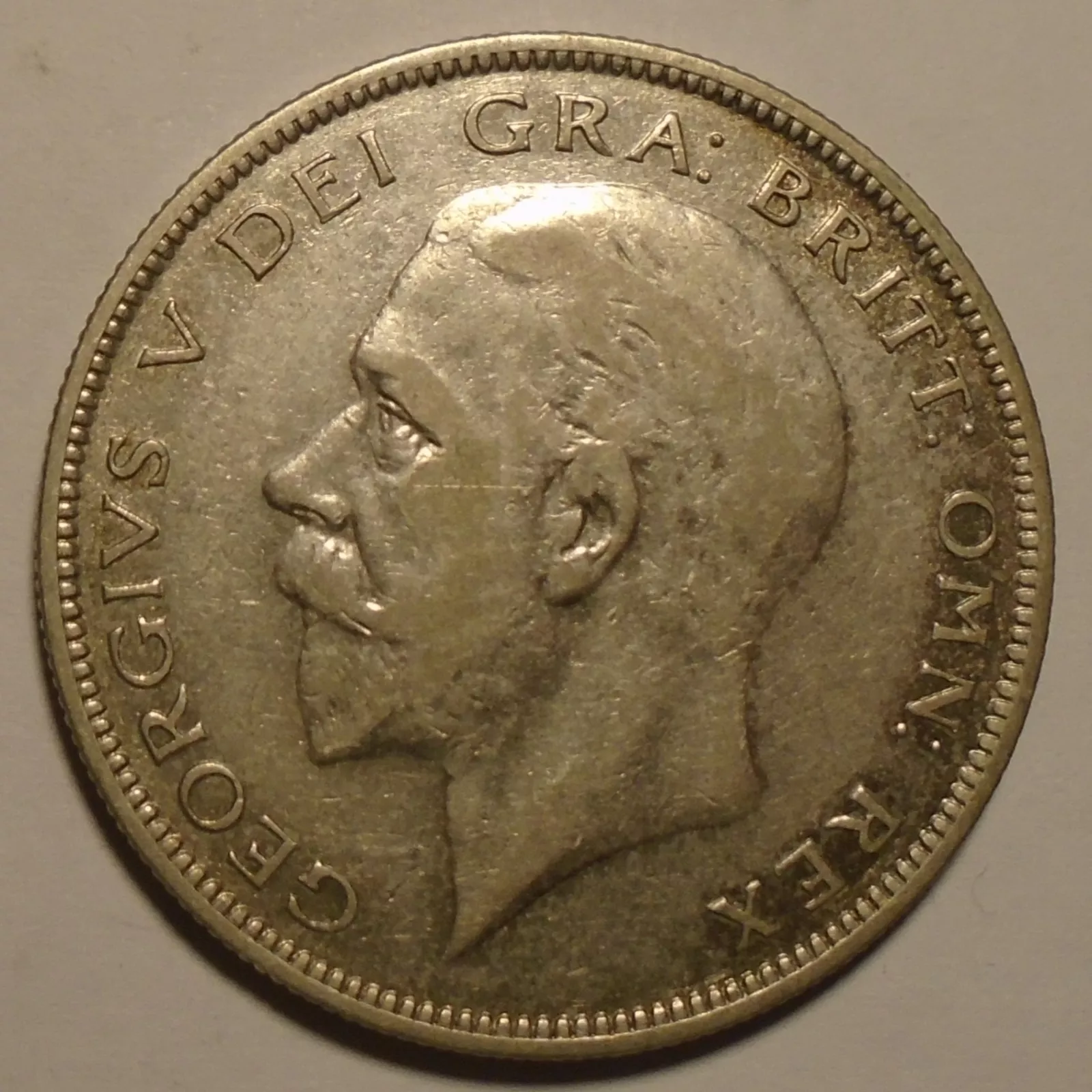 V. Británie 1/2 Crown 1928