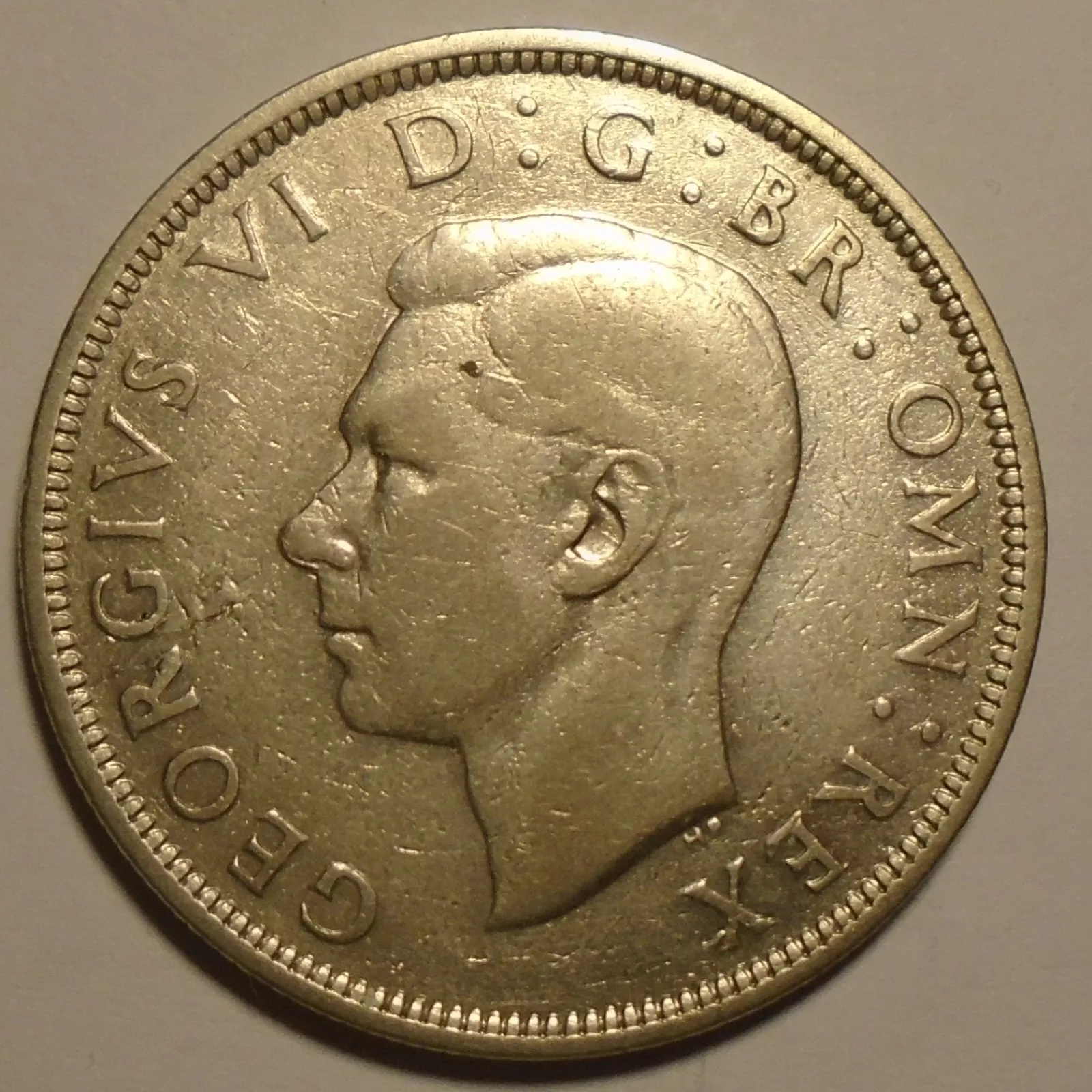 V. Británie 1/2 Crown 1944