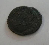 AE-18, Constantinus I., 307-37, věnec, Řím-císařství