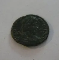 AE-3, Valentinianus I., 364-75, Victorie, Řím-císařství