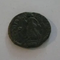 AE-3, Valentinianus I., 364-75, Victorie, Řím-císařství