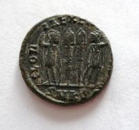 AE-3, dva vojáci 2 standarty, Constantinus I., S:3786, 307-37, Řím-císař