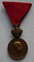 Rakousko Signum Laudis s korunkou zlacený bronz Fr.Josef I.